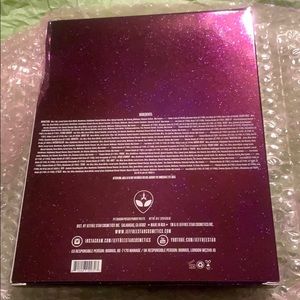 Jeffree Star Alien palette